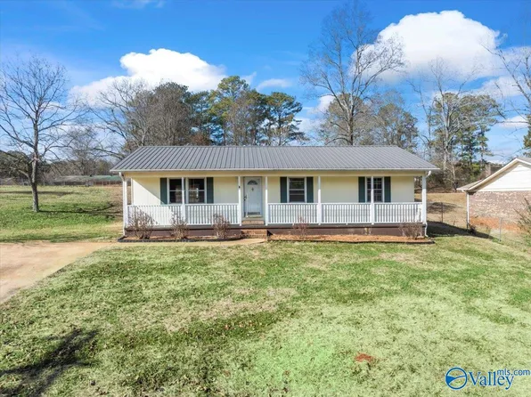 85 Woodmont Ln, Scottsboro, AL 35768
