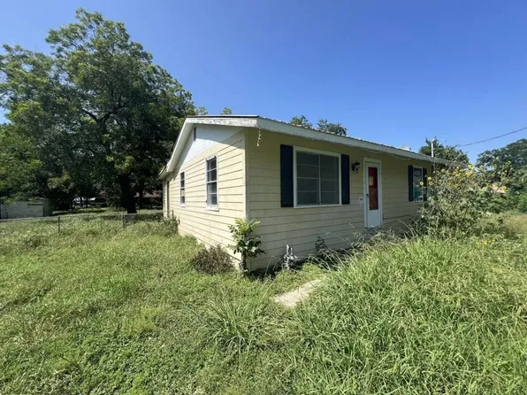 701 E Michalk St, Thorndale, TX 76577
