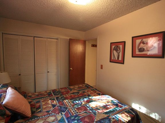 4th image of 247 Hi Country Dr #211