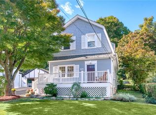 128 Sarles Ln, Pleasantville, NY 10570