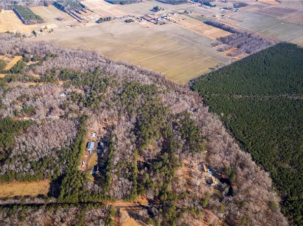 15 Johnson Ln, Chesapeake, VA 23322