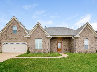 2888 S Cherry Dr, Southaven, MS 38672