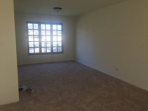 3rd image of 5467 Arlington Dr W
