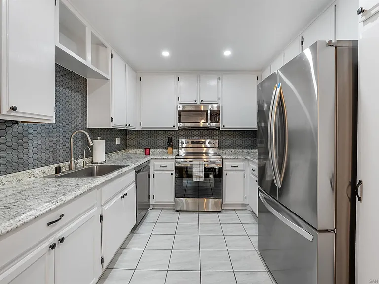 6747 Friars Rd #113 — Photo 43