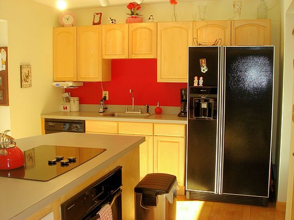 2nd image of 18 Hemlock Ln