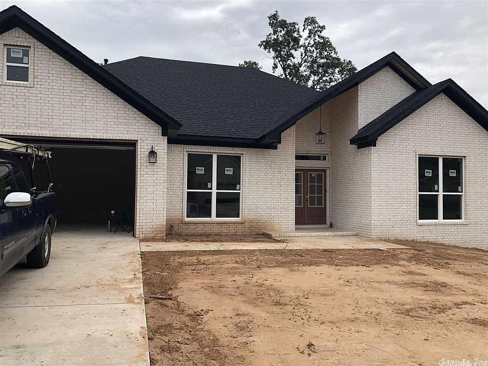 1st image of 413 Forest Oaks Cv