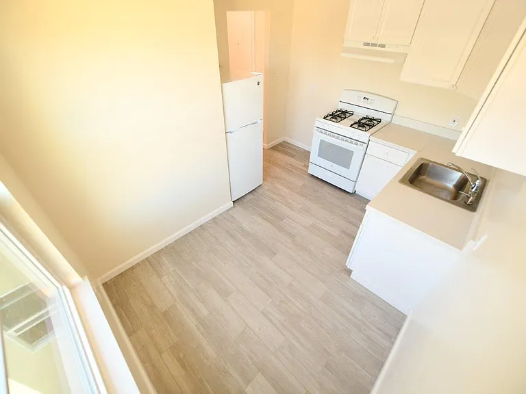 200 Wayne Ave #19 — Photo 12
