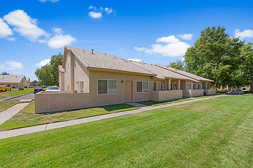 1648 Cactus Dr #D Photo 1
