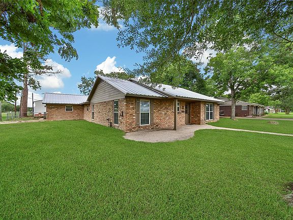 2nd image of 32242 Robin Ln