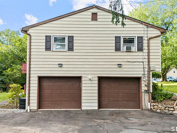 3rd image of 26 Harbor Ridge Road