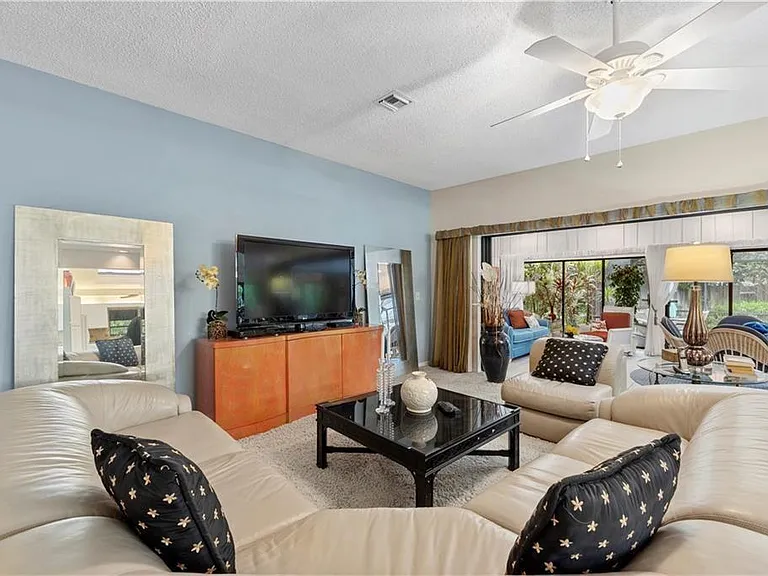 1330 Shorewinds Ln — Photo 22