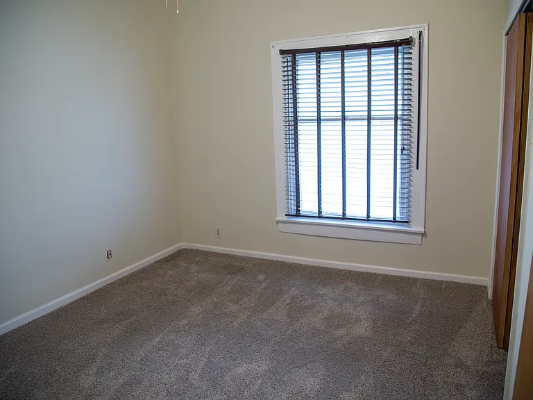 1506 E Raymond St — Photo 7