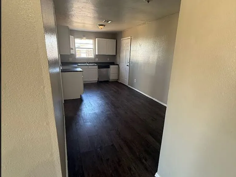 3024 Hillside Dr — Photo 8