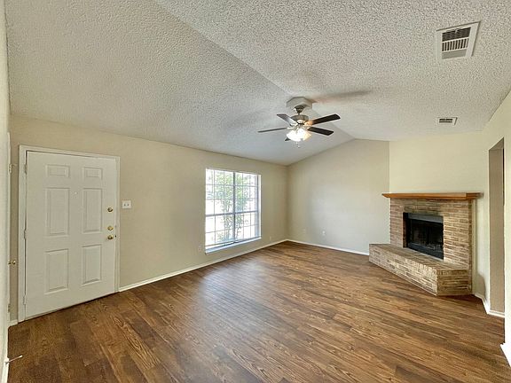 3rd image of 2416 Grasslands Dr