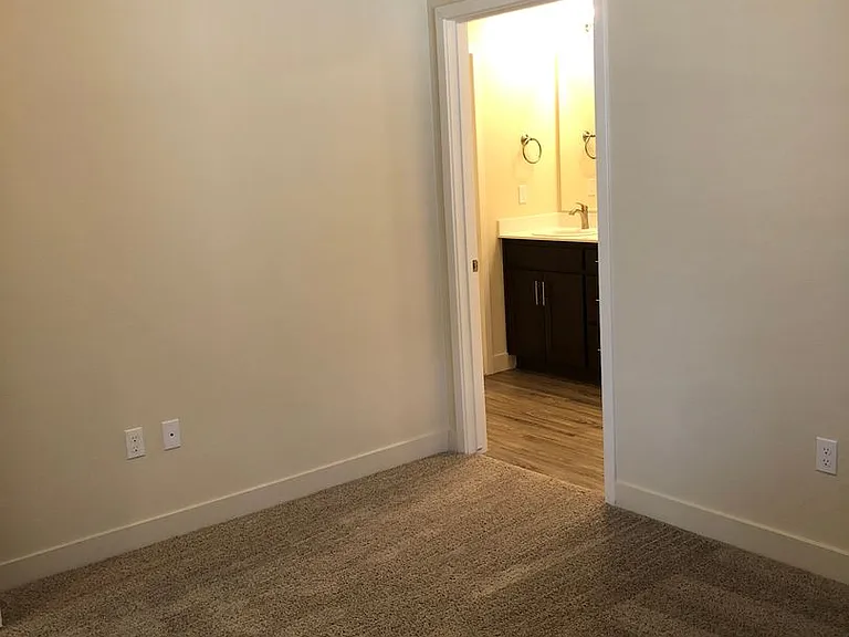 Luxe Ripon Apartments — Photo 56