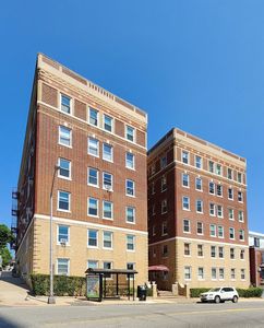 6701 Boulevard E #E8, West New York, NJ, 07093