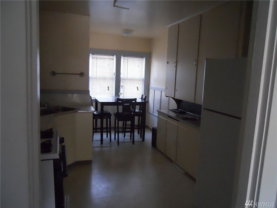 2nd image of 763 S 39th St