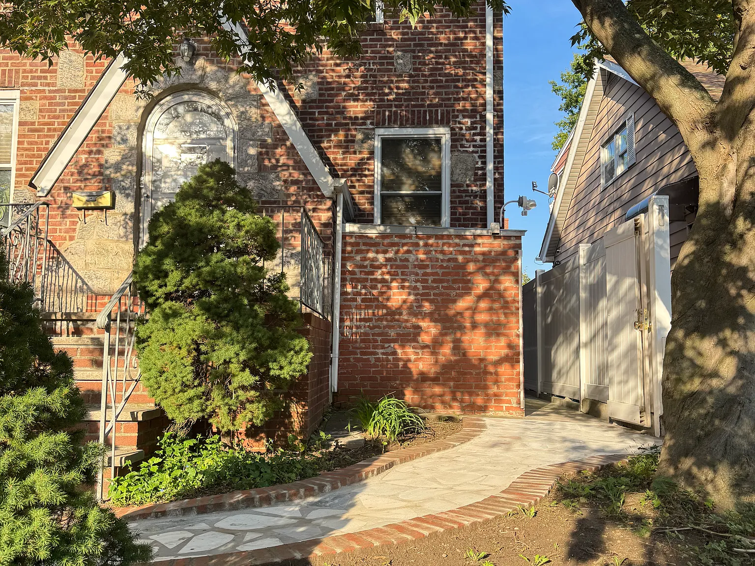 2 bed, 800 sqft, $1,800 — Photo 2