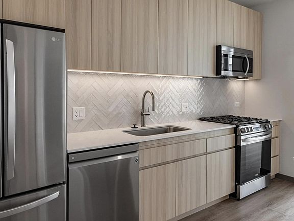 4th image of 500 S Damen Ave #1114
