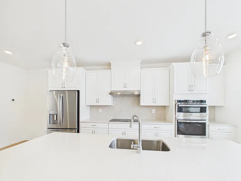 3013 Rexton Ln — Photo 6