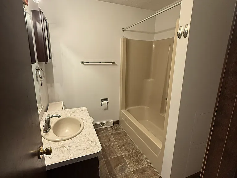 1034 Oriole Dr — Photo 14