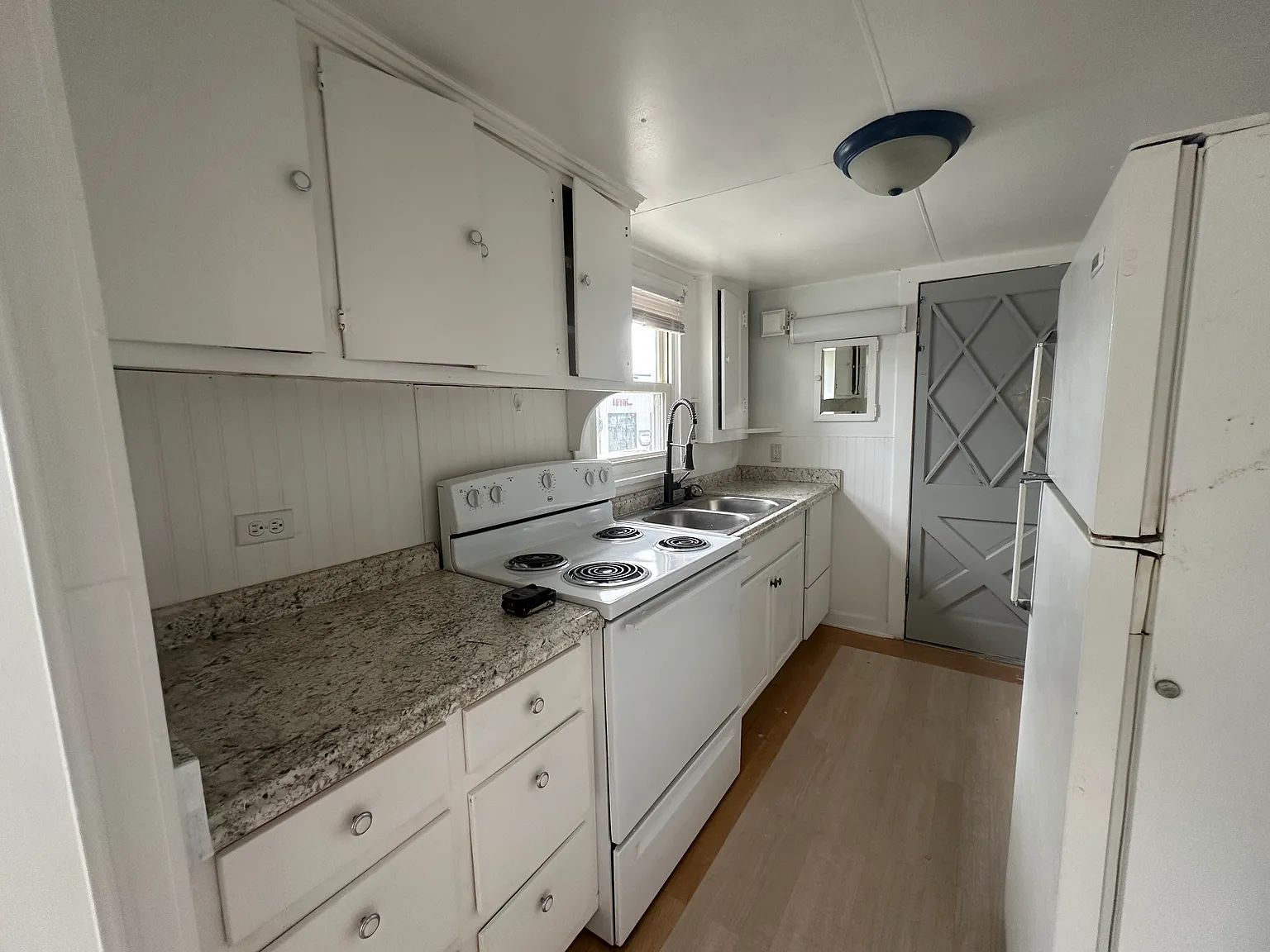 1 bed, 916 sqft, $900 — Photo 2