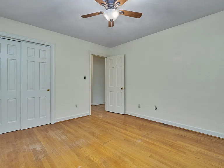 4376 Lynnville Cres — Photo 16