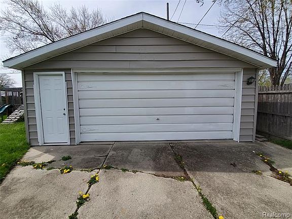 5th image of 26561 Academy St