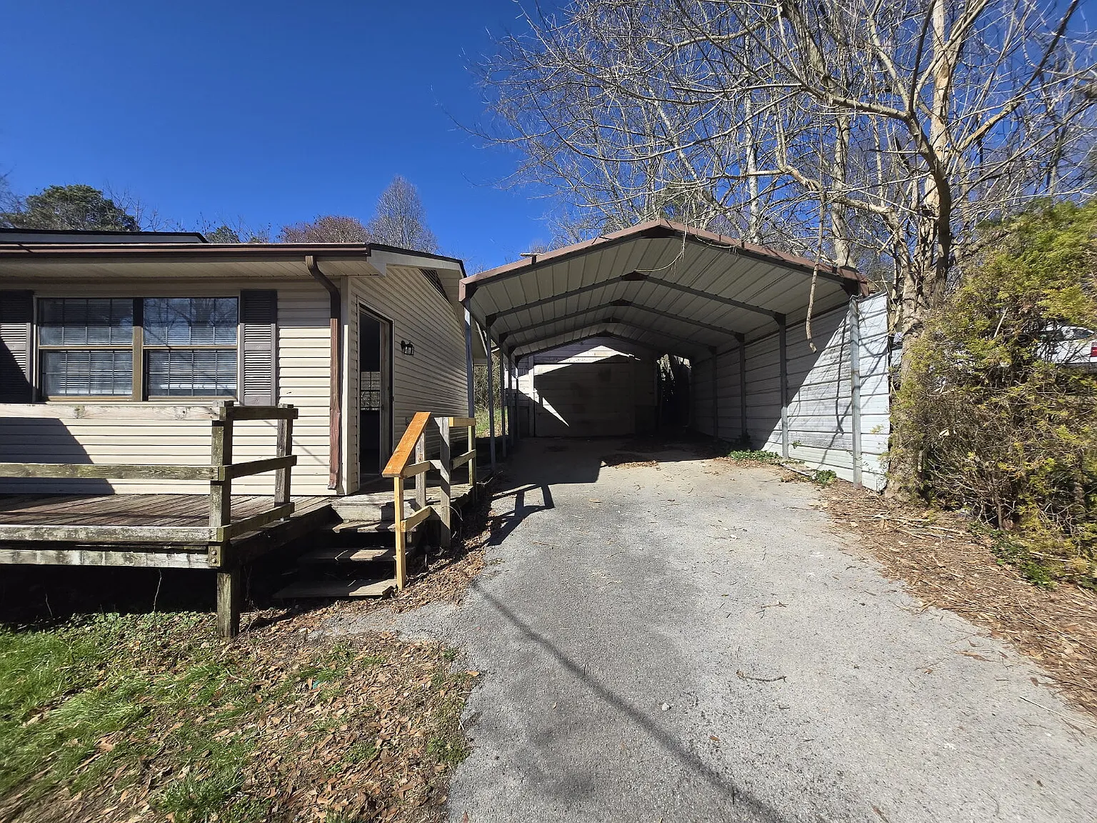 3 bed, 1.0 bath, 1100 sqft, $1,295 — Photo 3
