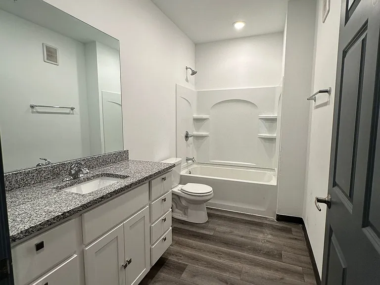 The Eastview — Photo 9