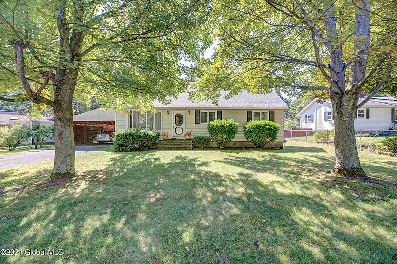 4th image of 3236 E Lydius Street