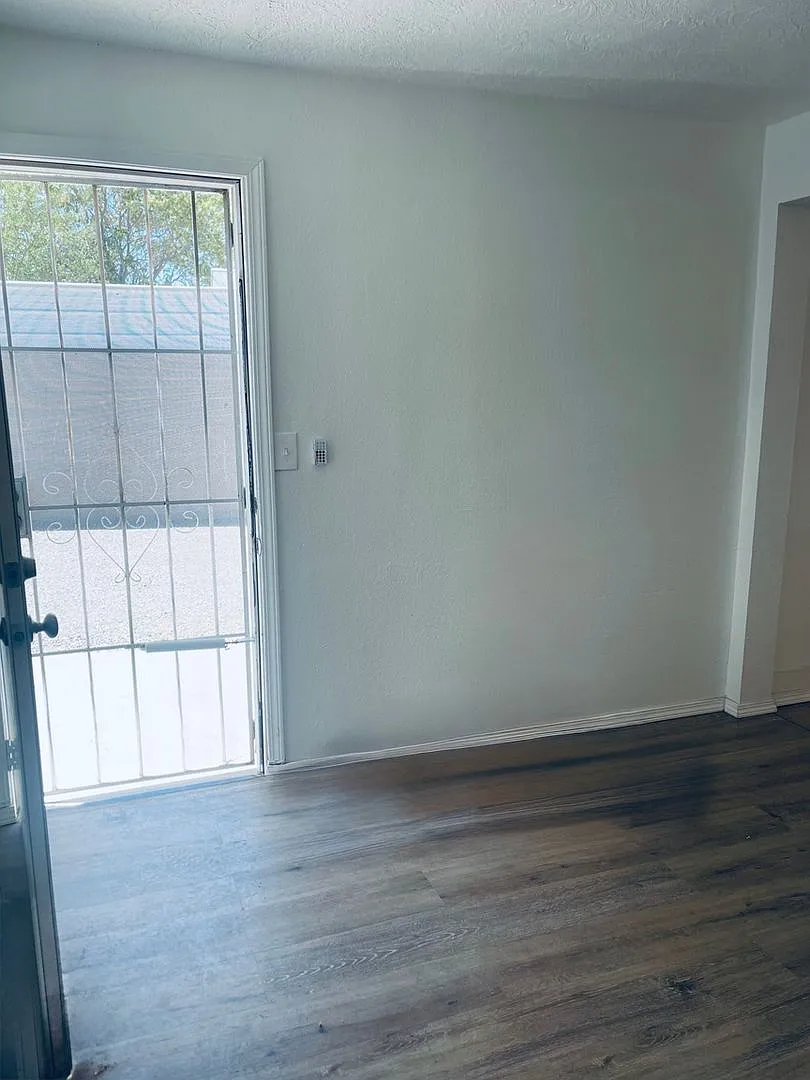 Comfortable home in Albuquerque — Photo 2