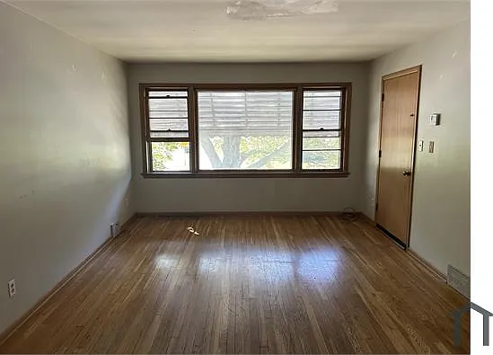 923 S Green Rd — Photo 7