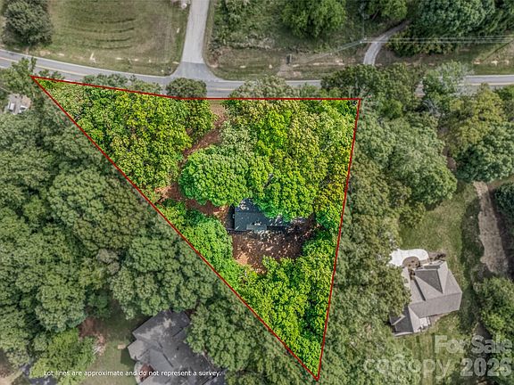 2nd image of 5950 Lake Wylie Rd