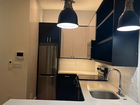 5th image of 609 Communipaw Ave #202