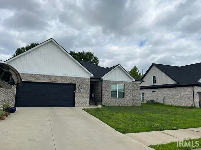 3 bed, 2.5 bath, 1913 sqft, $2,600 — Photo 1