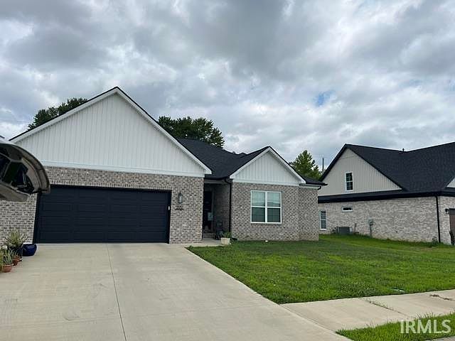 1st image of 3557 Sand Dr
