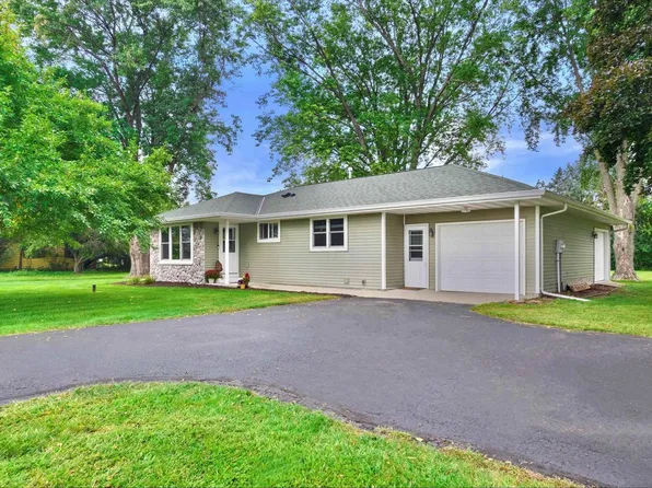 1360 South Concord Road, Oconomowoc, WI 53066