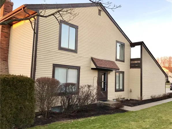 32533 Jefferson Dr #17, Solon, OH 44139