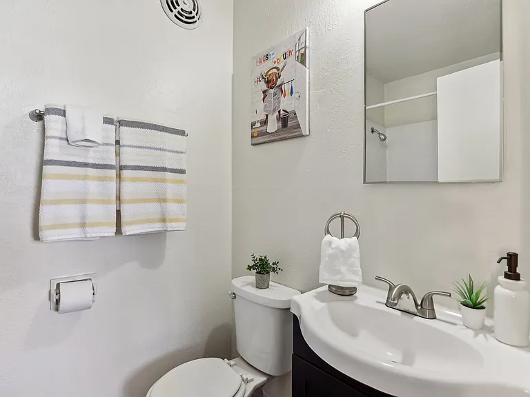 Academy Lane Apartment Homes — Photo 17