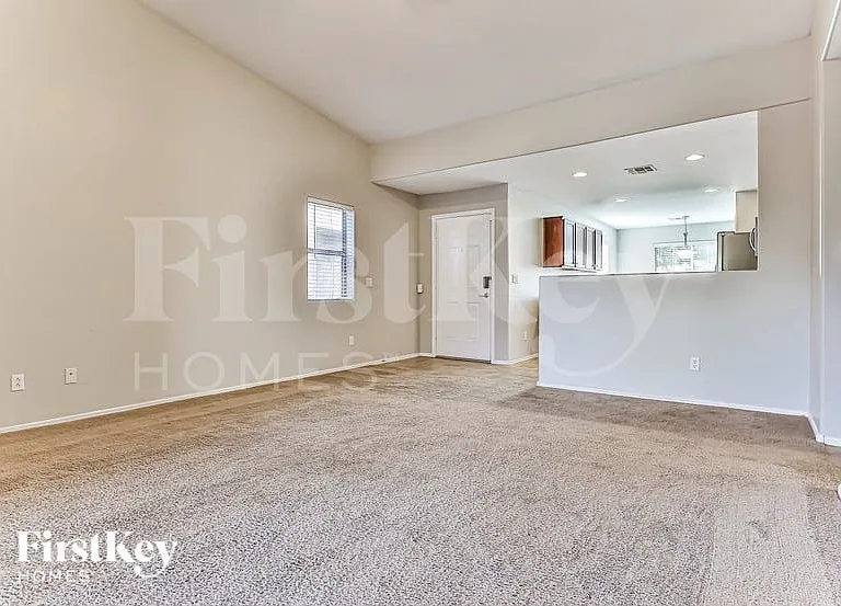 2794 W Mira Dr — Photo 3