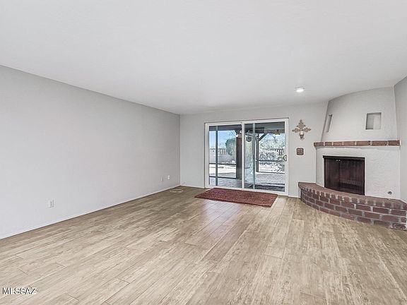 4th image of 611 S Los Opalos