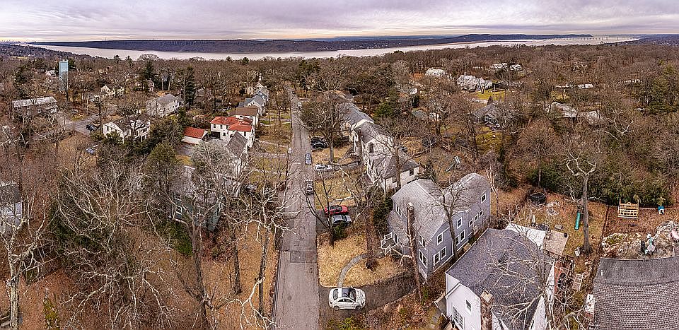2nd image of 41 Maplewood Ave