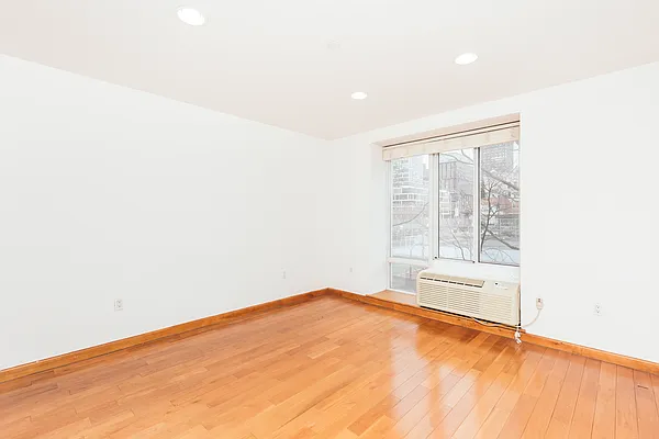 Rented by HCRE | media 7