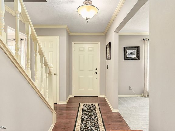 3rd image of 16778 Badger Den Ln