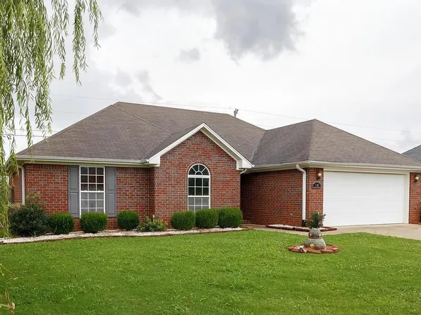 2305 Camden Cv, Muscle Shoals, AL 35661