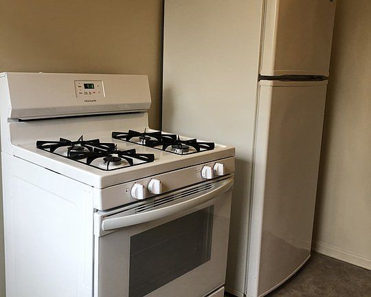 5th image of 1255 Armacost Ave