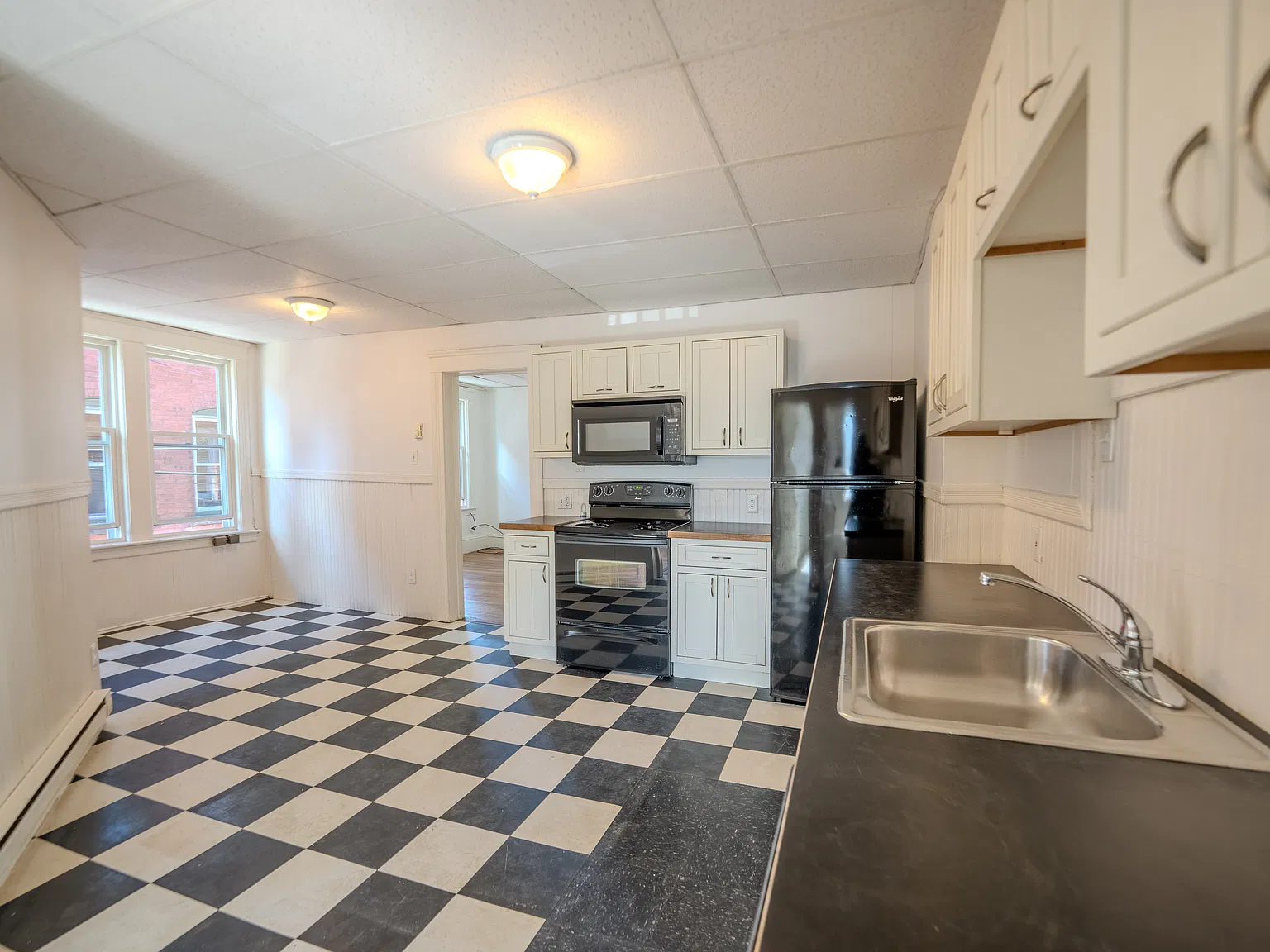 2 bed, $1,600 — Photo 1