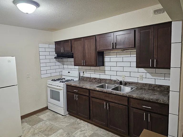7825 W Hampton Ave #1 — Photo 1