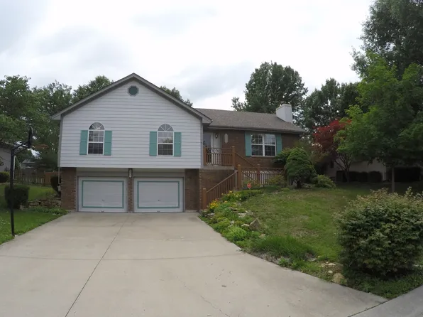 1208 SW Trail Ridge Dr, Blue Springs, MO 64015